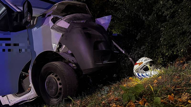 Zderzenie busa z osobówką i motocyklem 