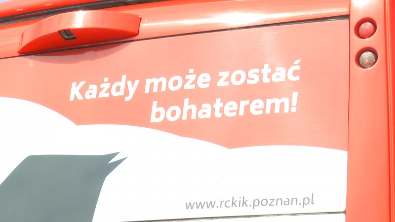 KAŻDY MOŻE ZOSTAĆ BOHATEREM