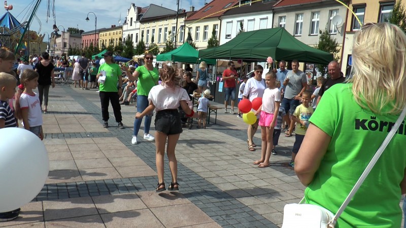 KÓRNIK UROCZYŚCIE POWITAŁ WAKACJE