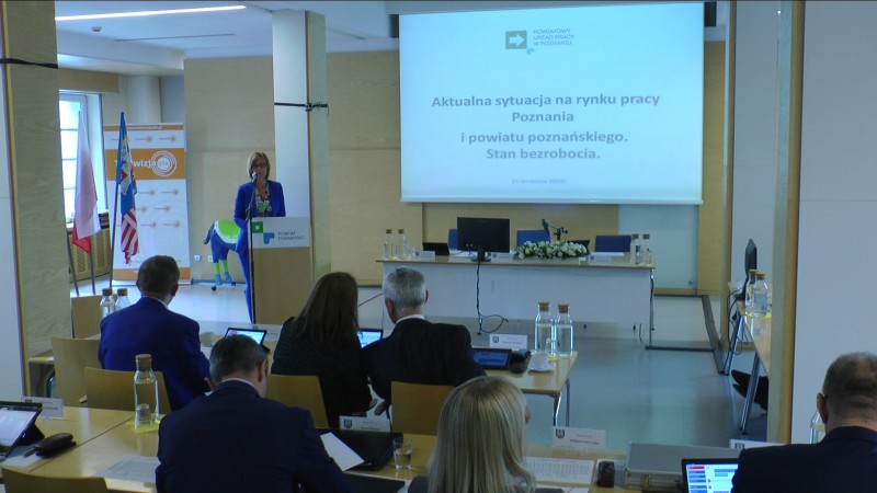 XII SESJA RADY POWIATU W POZNANIU